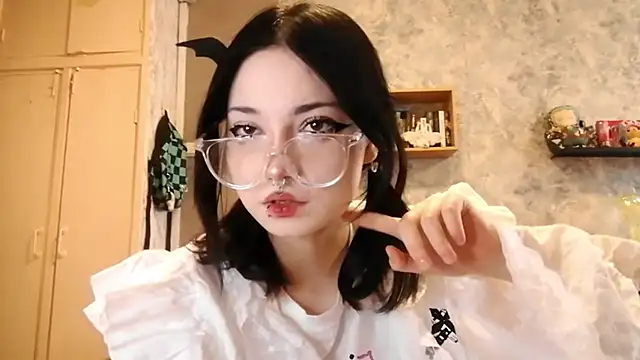 Beeping Creature online show from 26, 10, 2025