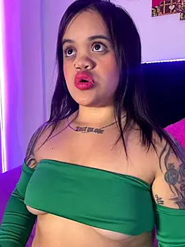 Snapshot of Sussyroxxx chatting on 11, 10, 2025 Sussyroxxx online show from 11, 10, 2025