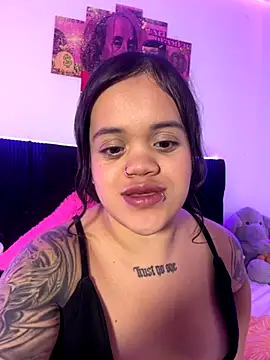 Snapshot of Sussyroxxx chatting on 27, 11, 2025 Sussyroxxx online show from 27, 11, 2025