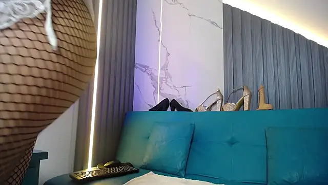 chloe  Jones  online show from 7, 11, 2025