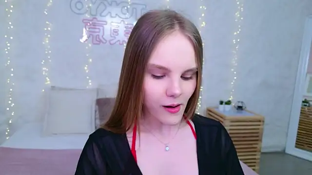 Lili Lohan online show from 14, 4, 2026