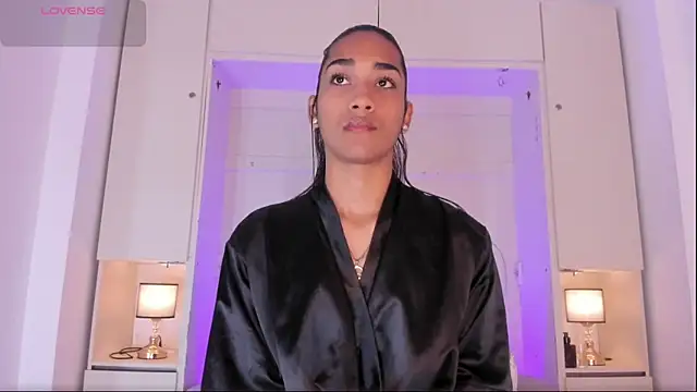 Snapshot of AnahiCollins chatting on 11, 10, 2025 AnahiCollins online show from 11, 10, 2025