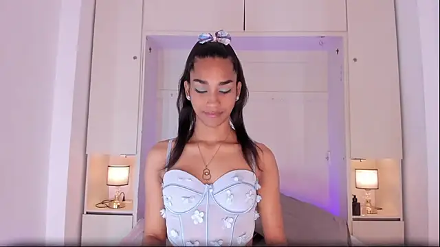 Snapshot of AnahiCollins chatting on 14, 10, 2025 AnahiCollins online show from 14, 10, 2025