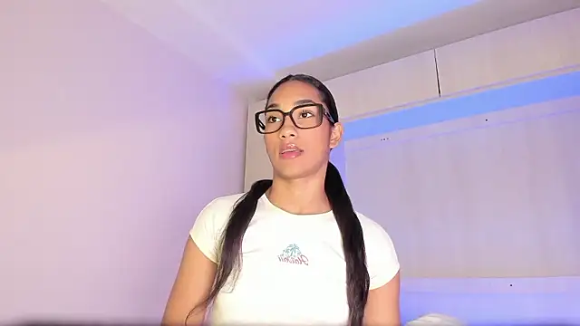 Snapshot of AnahiCollins chatting on 18, 1, 2026 AnahiCollins online show from 18, 1, 2026