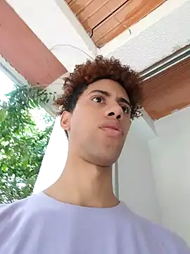 Snapshot of The_boy_good chatting on 12, 10, 2025 The boy good online show from 12, 10, 2025