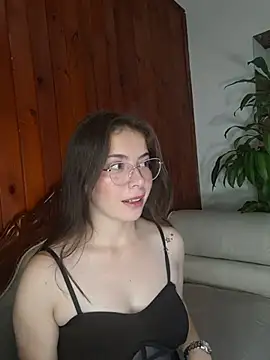 Snapshot of EmmaValencia_ chatting on 2, 2, 2026 EmmaValencia online show from 2, 2, 2026