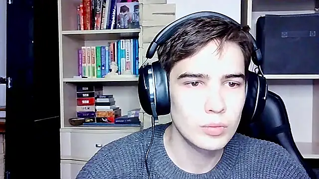 Snapshot of _Chris_Next_Door_ chatting on 16, 10, 2025  Chris Next Door  online show from 16, 10, 2025