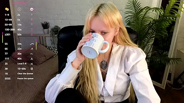 kitten murray  online show from 2, 11, 2025