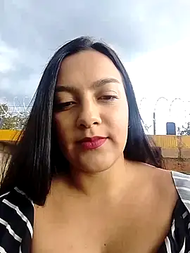 Sexy Nayra outdoors online show from 15, 10, 2025