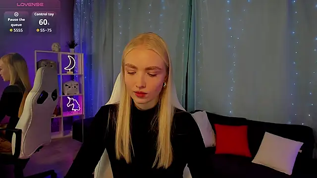 TessaGrays online show from 4, 11, 2025