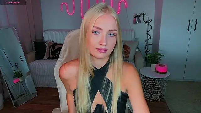 Snapshot of TessaGrays chatting on 2, 7, 2026 TessaGrays online show from 2, 7, 2026