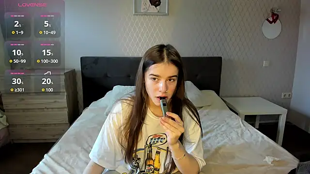 ShellyMoon  online show from 12, 10, 2025