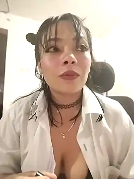 Snapshot of Valentina_Squirt- chatting on 9, 10, 2025 Valentina Squirt- online show from 9, 10, 2025