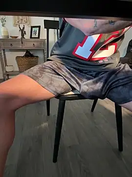 Snapshot of Beefkakey82 chatting on 17, 11, 2025 Beefkakey82 online show from 17, 11, 2025