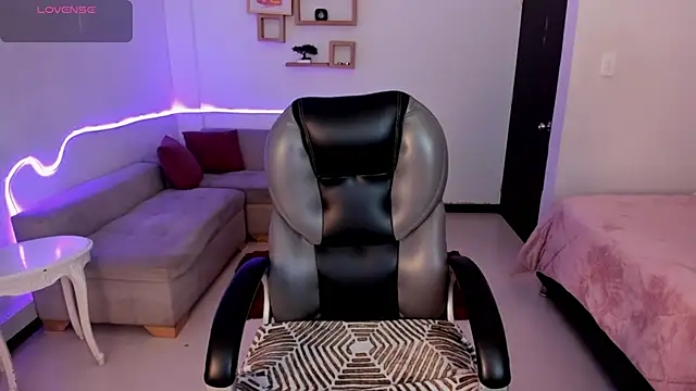 Scarlett  Cooper   online show from 19, 11, 2025