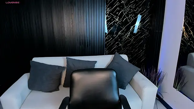 VenusCooper online show from 8, 11, 2025