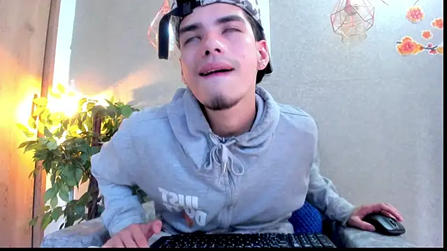 Snapshot of Axelwiliams chatting on 8, 10, 2025 Axelwiliams online show from 8, 10, 2025