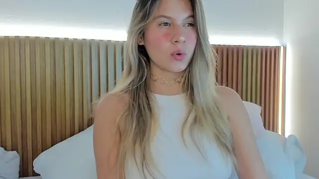 Snapshot of mia_curry chatting on 6, 2, 2026 mia curry online show from 6, 2, 2026