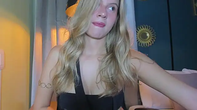 Snapshot of mia_curry chatting on 27, 2, 2026 mia curry online show from 27, 2, 2026