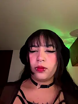 Snapshot of Hinatamoon_ chatting on 28, 11, 2025 Hinatamoon online show from 28, 11, 2025