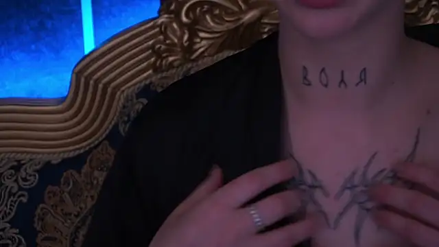 Snapshot of IsabelleDiorr chatting on 10, 11, 2025 IsabelleDiorr online show from 10, 11, 2025