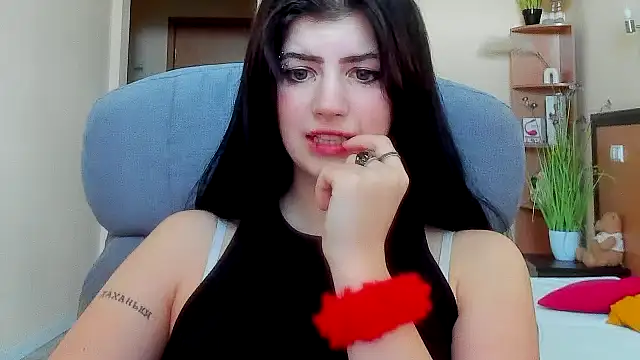 Snapshot of Miamoora chatting on 10, 10, 2025 Miamoora online show from 10, 10, 2025