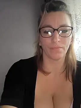 Fifi83Bell online show from 13, 2, 2026