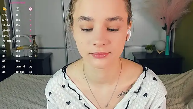 JinnyMcie online show from 11, 4, 2026