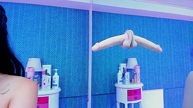 LeaMoreau22 online show from 5, 2, 2026