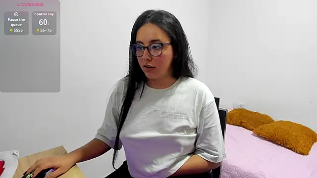 Venus cat  online show from 4, 11, 2025