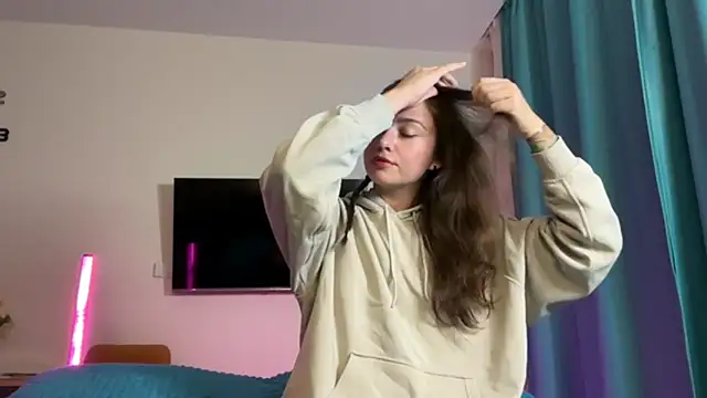 erikaa miuu online show from 13, 10, 2025