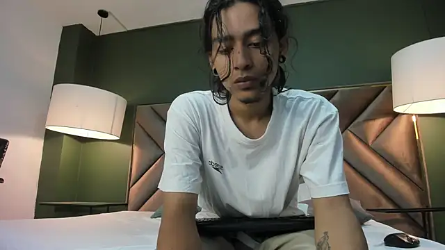 Dickie Dicking online show from 6, 11, 2025