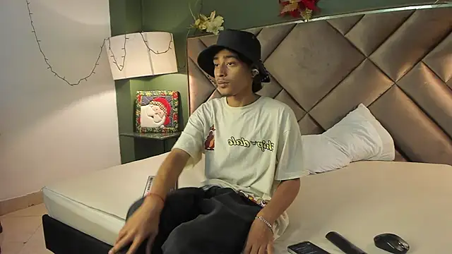 Dickie Dicking online show from 15, 12, 2025