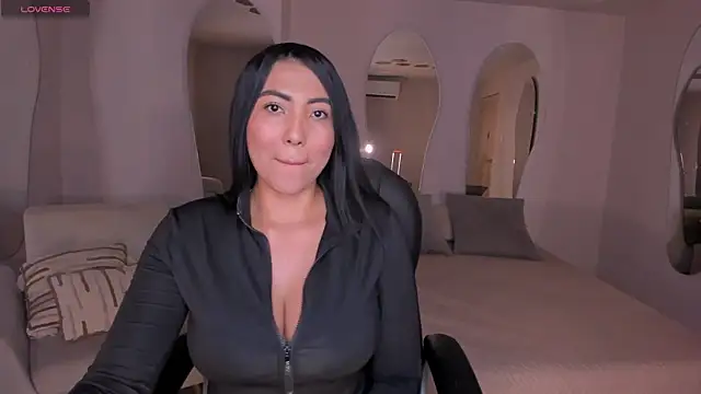 NatalieLewis online show from 5, 6, 2026