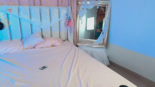 Snapshot of Chloe_Bakerr chatting on 9, 10, 2025 Chloe Bakerr online show from 9, 10, 2025