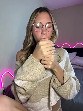 fanyabbey online show from 4, 4, 2026