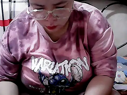 HornyPussie69 online show from 9, 4, 2026