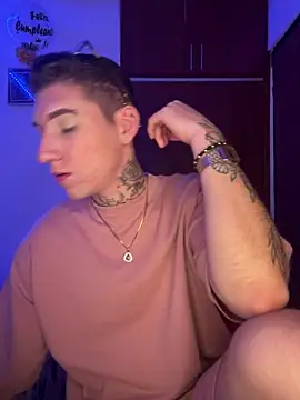 Snapshot of hotxxx_2012 chatting on 2, 10, 2025 hotxxx 2012 online show from 2, 10, 2025