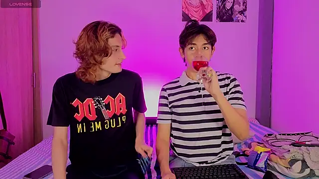 Snapshot of Darcy_and_Stolas chatting on 29, 10, 2025 Darcy and Stolas online show from 29, 10, 2025