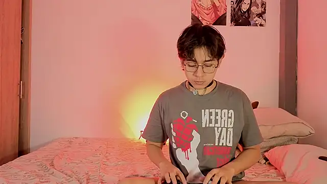 Snapshot of Darcy_and_Stolas chatting on 6, 11, 2025 Darcy and Stolas online show from 6, 11, 2025