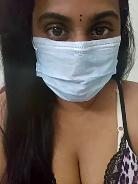 Dheronika sweetie online show from 5, 2, 2026