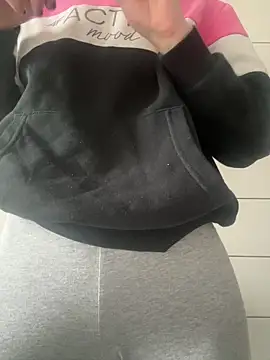 pleasedontpressaredburton online show from 16, 10, 2025