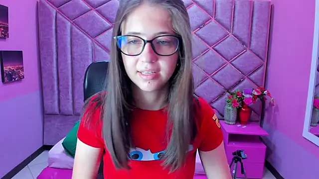 sarah sweett  online show from 11, 4, 2026