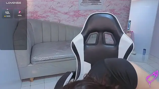 mia foster t online show from 27, 2, 2026