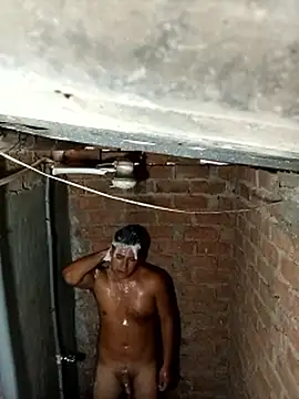 Alex321Flores online show from 10, 4, 2026