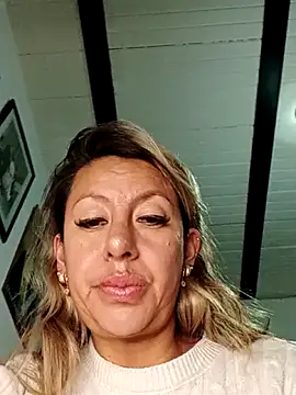 Snapshot of GisellTorres36 chatting on 10, 6, 2026 GisellTorres36 online show from 10, 6, 2026
