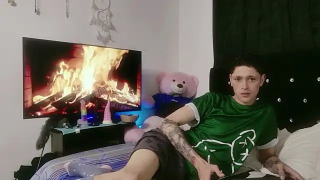 Tyler cat online show from 10, 10, 2025