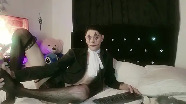 Tyler cat online show from 1, 11, 2025