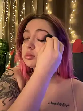 KellyMoors online show from 12, 2, 2026