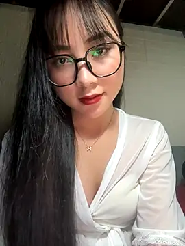 Snapshot of Linh5790 chatting on 13, 10, 2025 Linh5790 online show from 13, 10, 2025